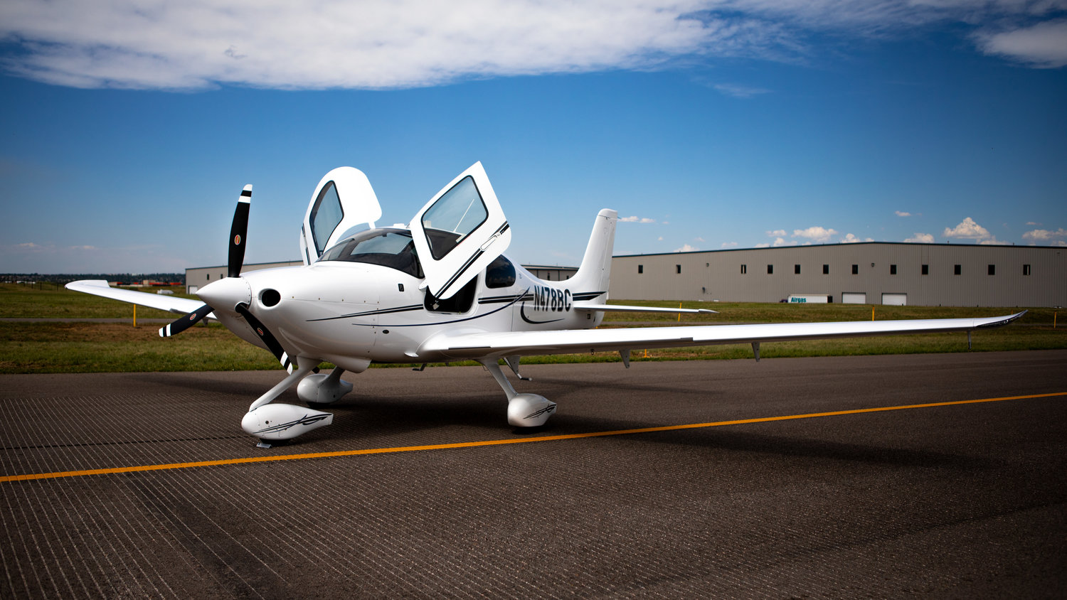N478BC | 2019 Cirrus SR20 G6 with Air conditioning, auto pilot, and Garmin Perspective+ avionics