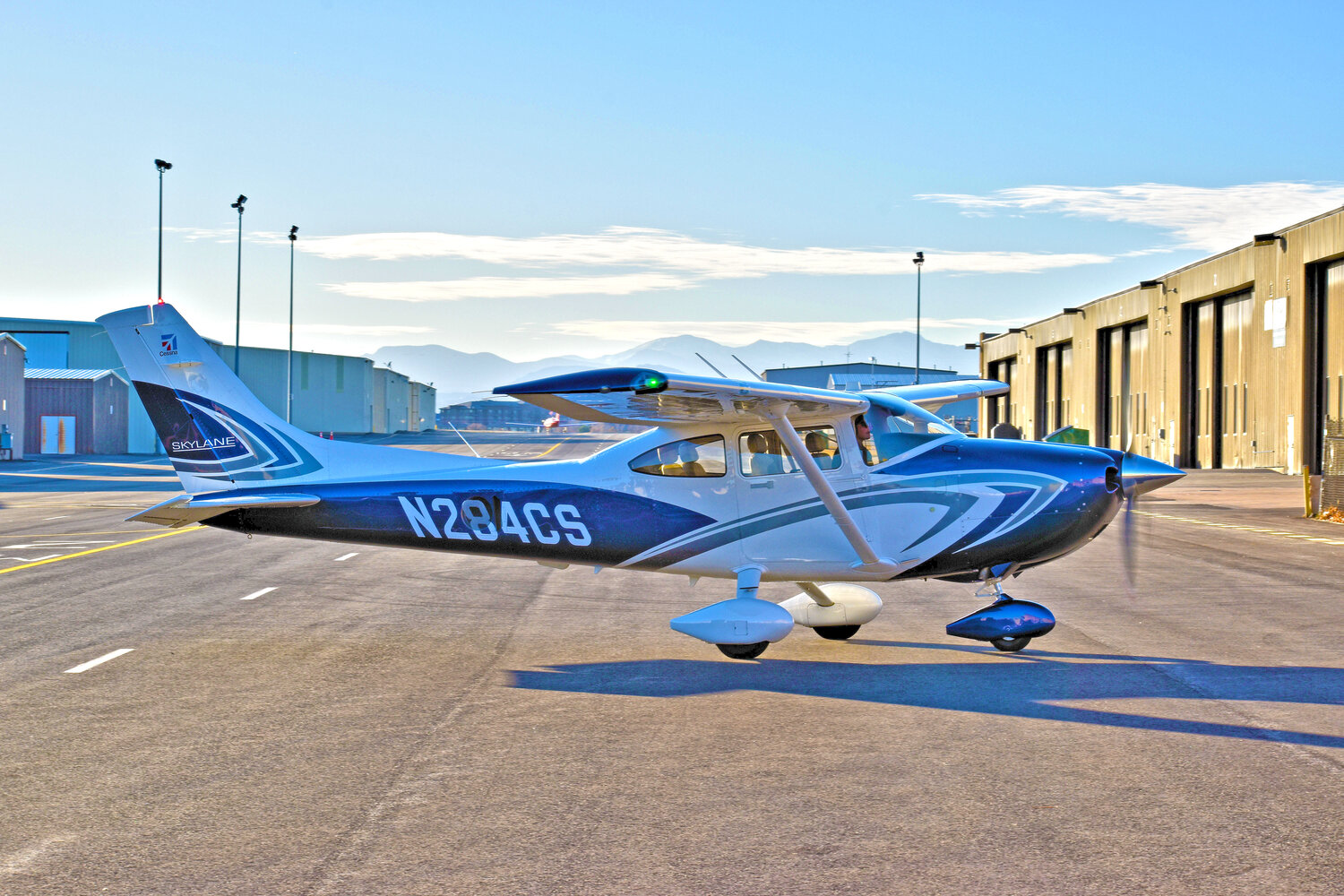N284CS | 2020 Cessna 182T with Garmin NXi (G1000), Nexrad and XM Weather, and air-conditioning.